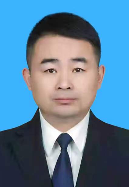王一震  市政府党组成员、副市长